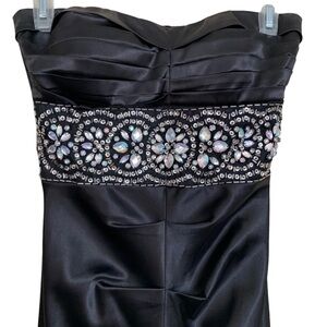 Elegant Black Strapless Prom Dress